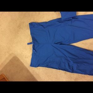 Cherokee XL scrub set